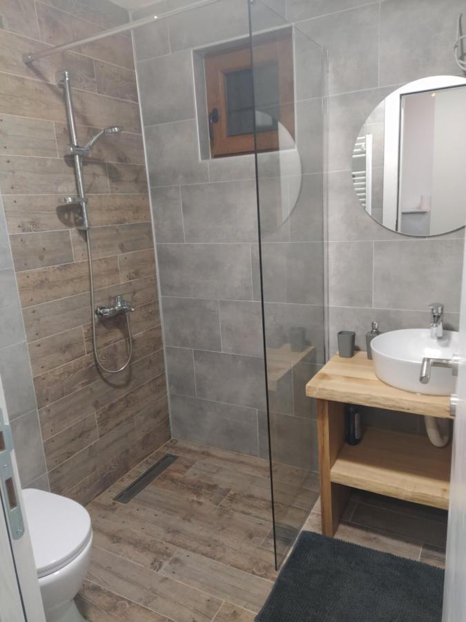 Bed and Breakfast Domacinstvo Kod Gere Crni Vrh Екстер'єр фото