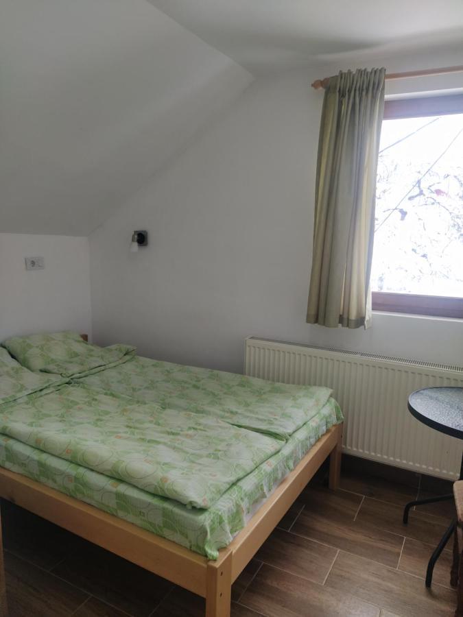 Bed and Breakfast Domacinstvo Kod Gere Crni Vrh Номер фото