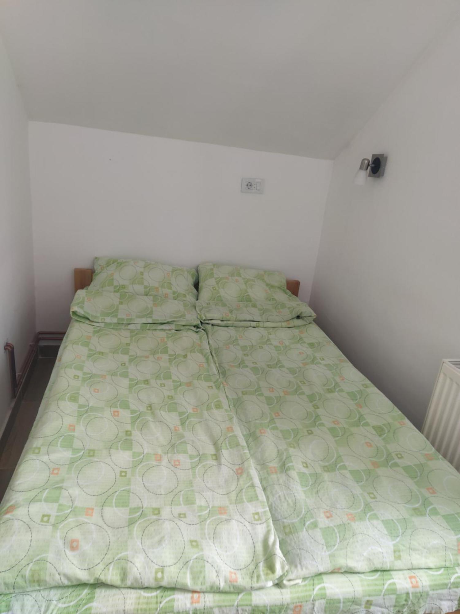 Bed and Breakfast Domacinstvo Kod Gere Crni Vrh Номер фото